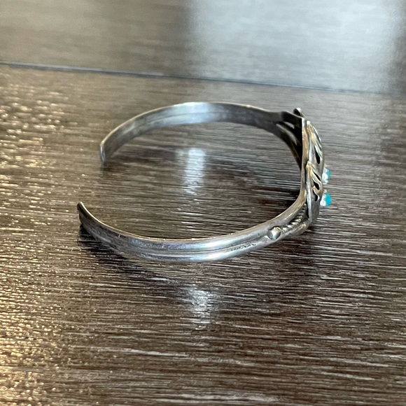 Vintage Turquoise Bear Paw Sterling Silver Cuff Bracelet - Picture 4 of 7